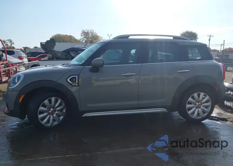 2019 Mini Countryman Cooper S из США, поврежденный, VIN WMZYT3C57K3E97765